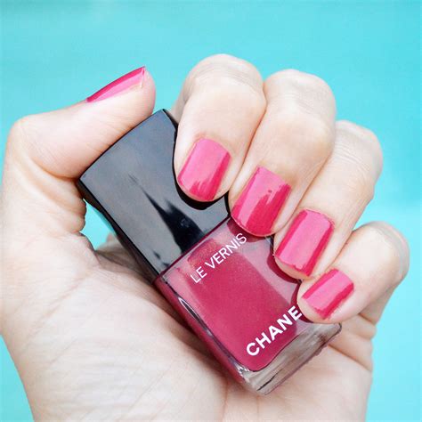 Chanel Rose Prodigious nail polish review 